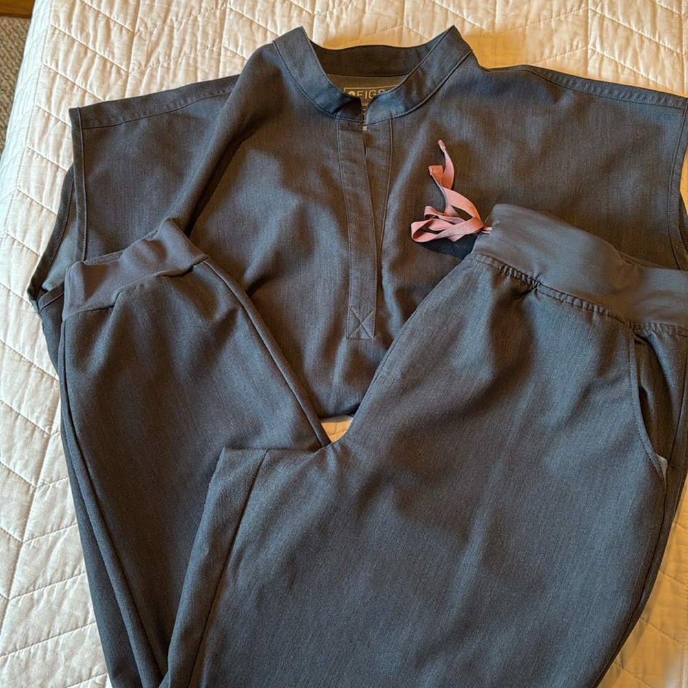 FIGS SCRUBS